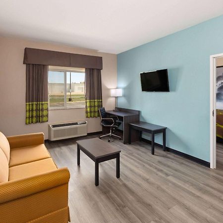 Готель Super 8 By Wyndham Lubbock West Екстер'єр фото